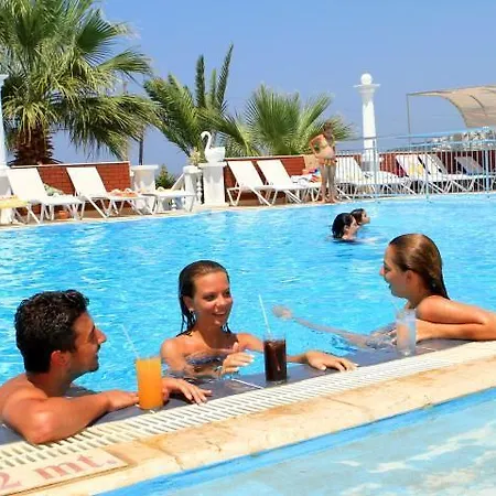 Sun And Sea Отель Тургутрейс