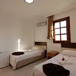 Sun And Sea 酒店 图尔古特雷斯