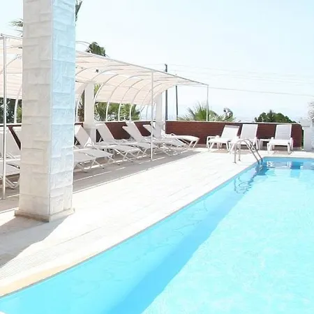 מלון Sun And Sea 3*