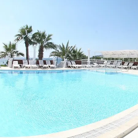 Sun And Sea מלון 3*