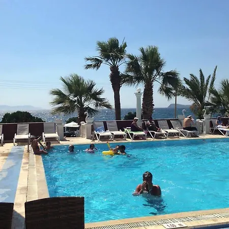 מלון Sun And Sea