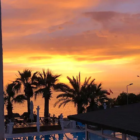 מלון Sun And Sea