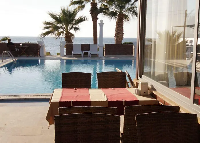 فندق Sun And Sea 3*