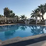 Отель Sun And Sea 3*